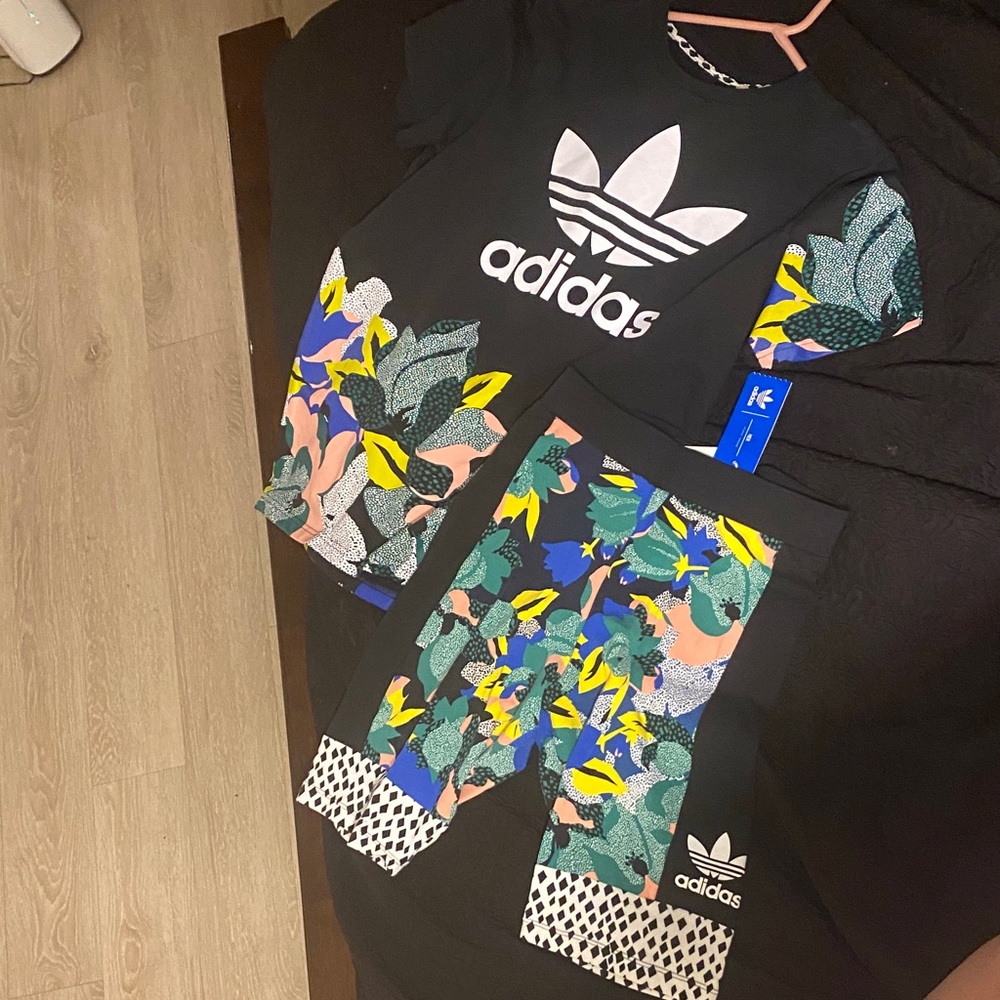 Adidas Black and Colorful Leaf Print Outfit